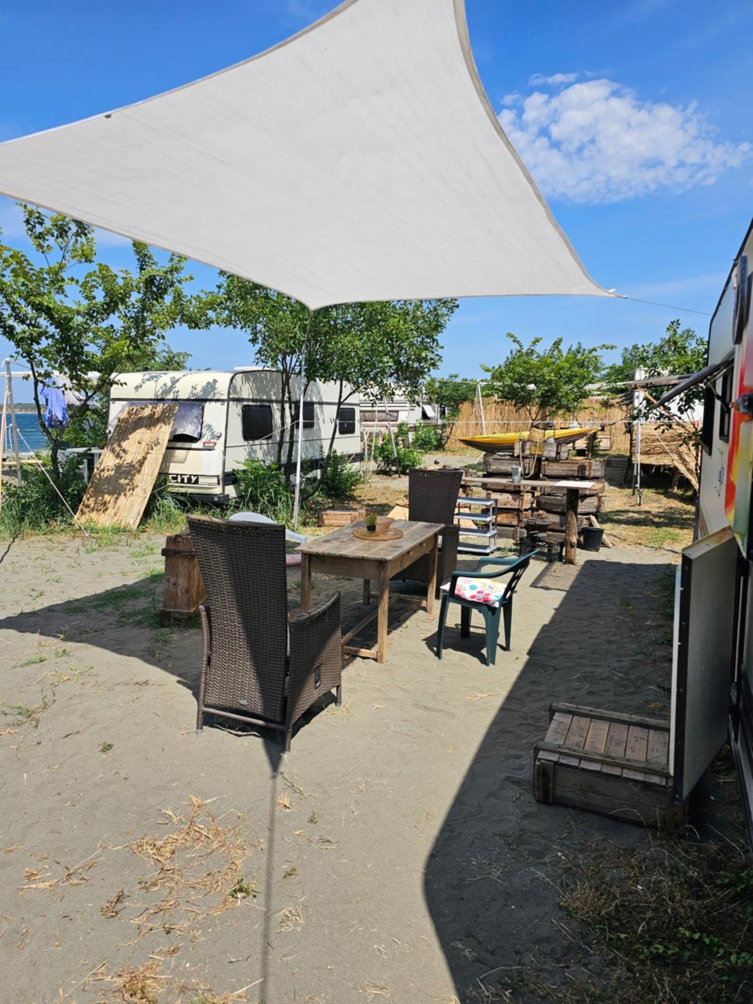 Beachfront Caravans Campsite *