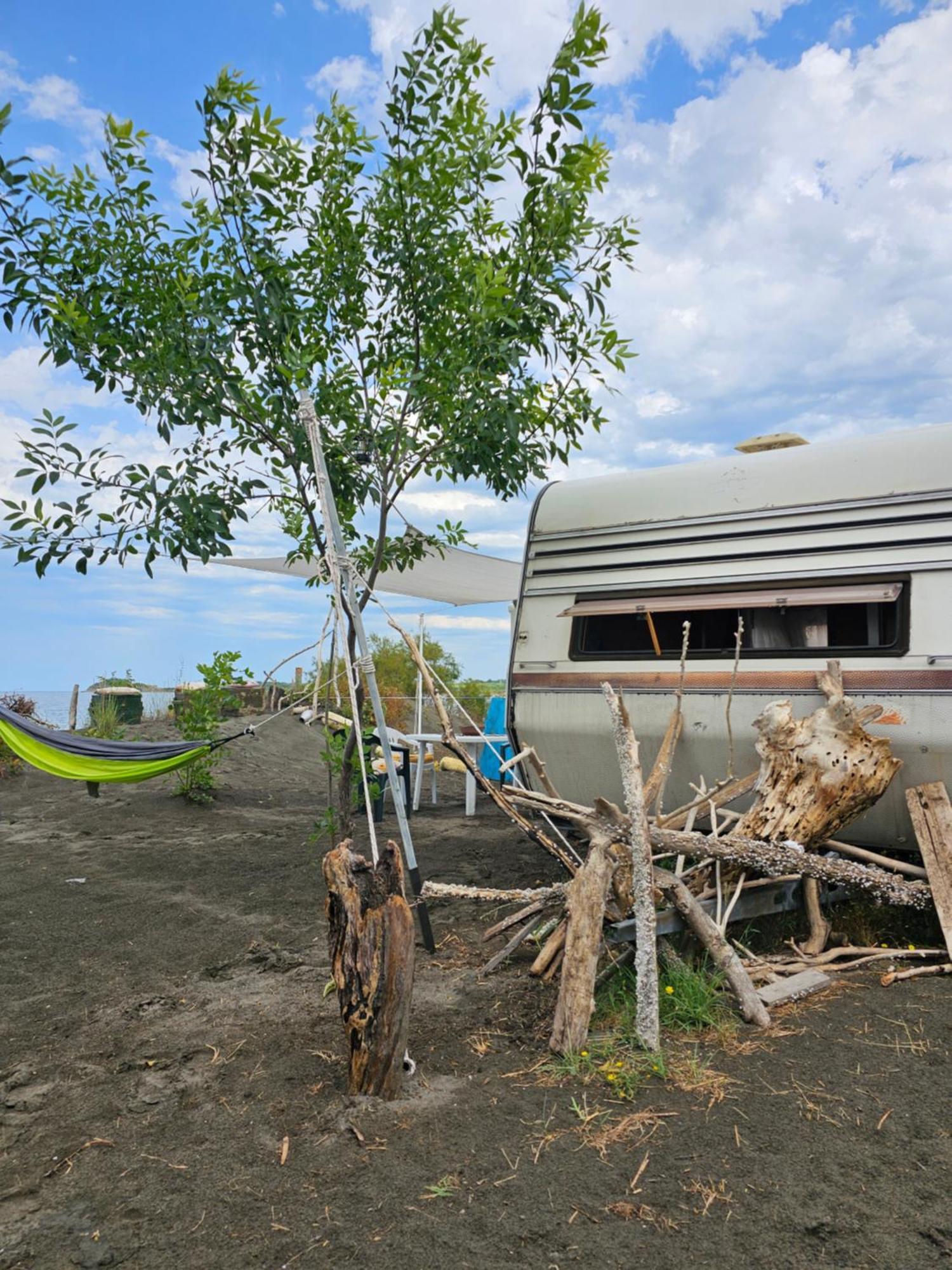 אתר קמפינג Beachfront Caravans *